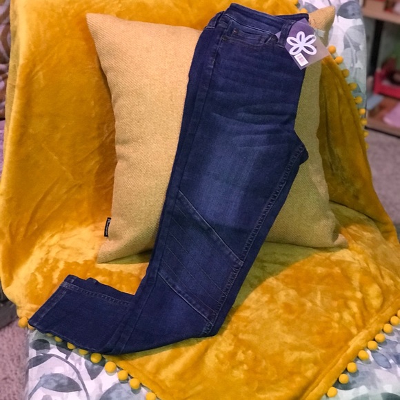 Matilda Jane 435 jeans NWT SIZE 10. - Picture 4 of 4